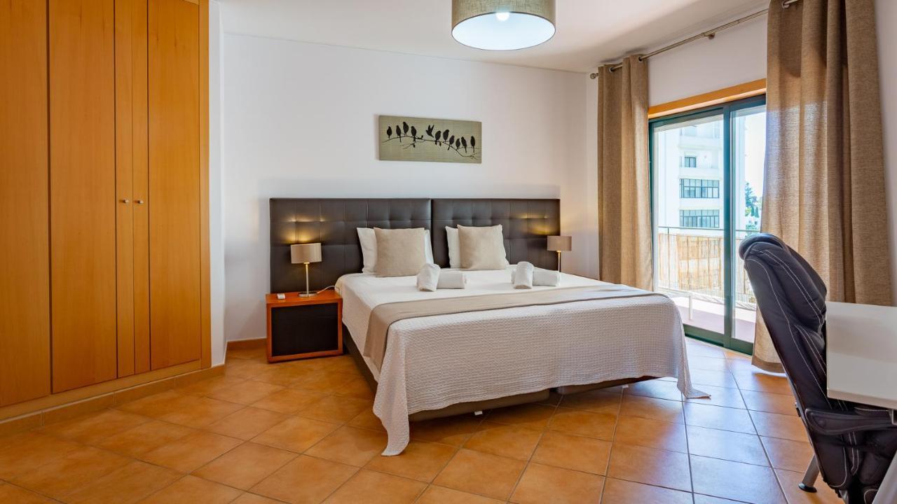 Appartement Magnificent 2bdr W/ Ac & Pool - 2min From - By Lovelystay *