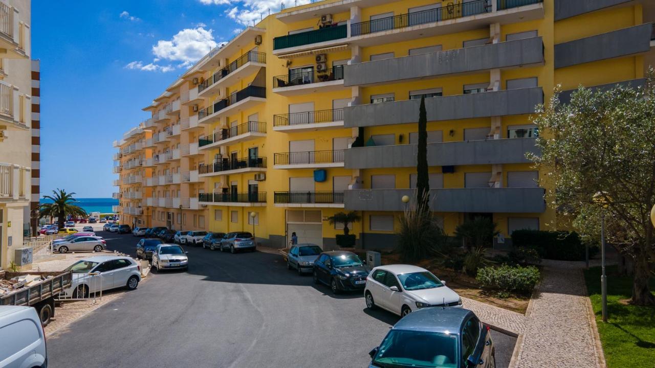 Apartment Magnificent 2bdr W/ Ac & Pool - 2min From - By Lovelystay *