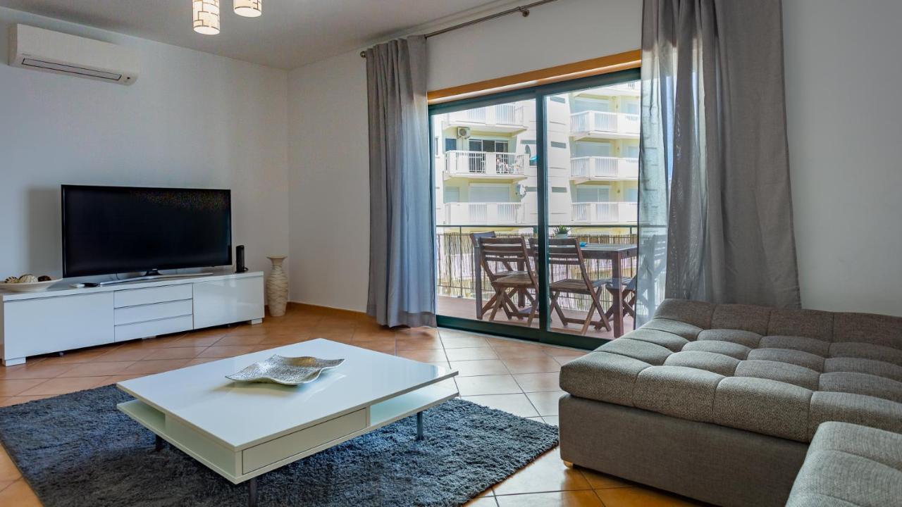 Magnificent 2bdr W/ Ac & Pool - 2min From - By Lovelystay Appartamento *